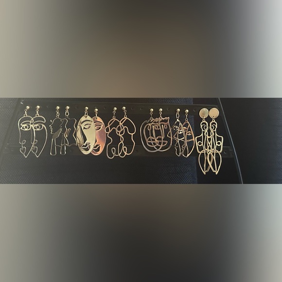 NWOT ONE PAIR Gold Tone Abstract Earrings Stainless Steel - Picture 1 of 2